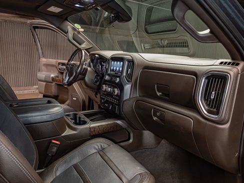 Used 2019 GMC Sierra 1500 Denali w/ Denali Ultimate Package AWD/4WD image 16