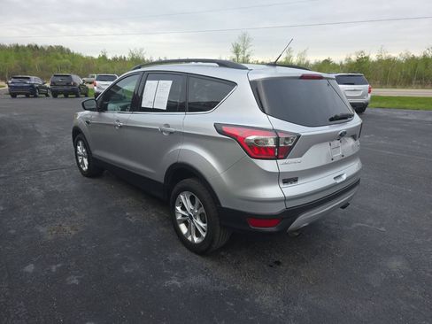 Used 2017 Ford Escape SE w/ Equipment Group 201A FWD image 8