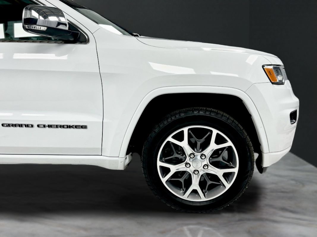 Used 2020 Jeep Grand Cherokee Overland AWD/4WD image 9