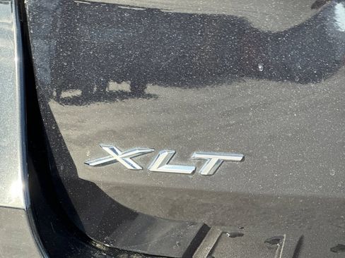 Used 2022 Ford Explorer XLT w/ Equipment Group 202A RWD image 28