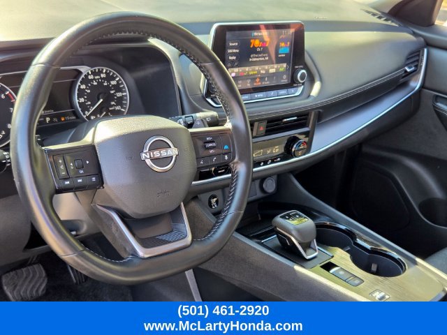 Used 2025 Nissan Rogue SV FWD image 9