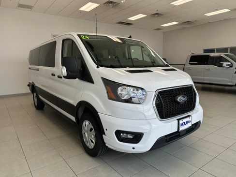 Used 2024 Ford Transit 350 XLT RWD image 4