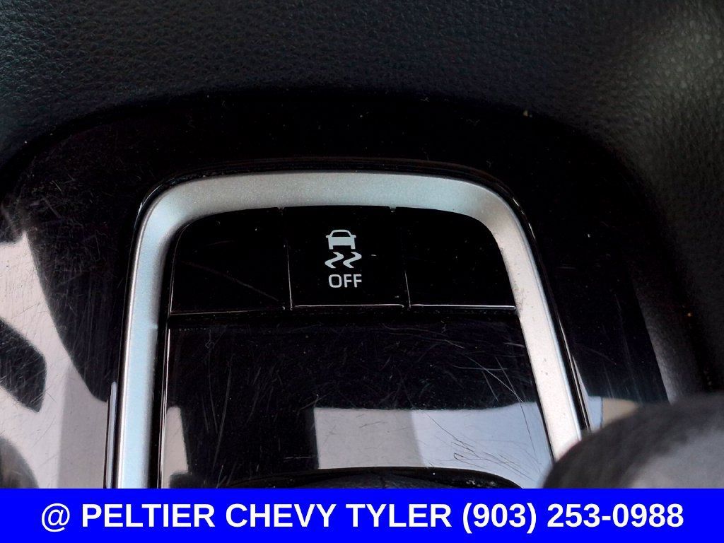 Used 2025 Toyota Corolla LE FWD image 22