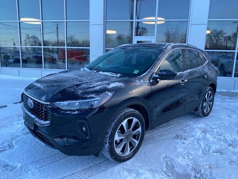 Used 2025 Ford Escape Platinum image 1