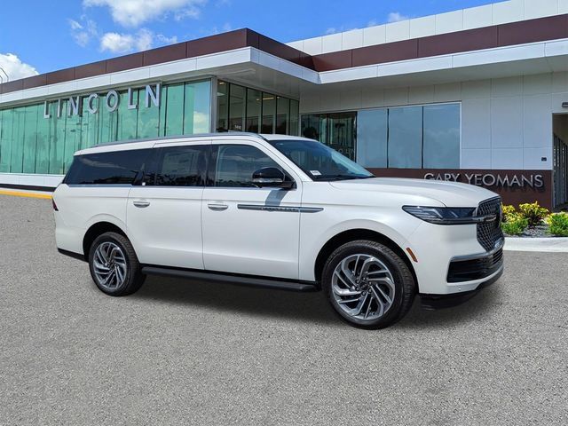 New 2026 Lincoln Navigator L Premier AWD/4WD image 2