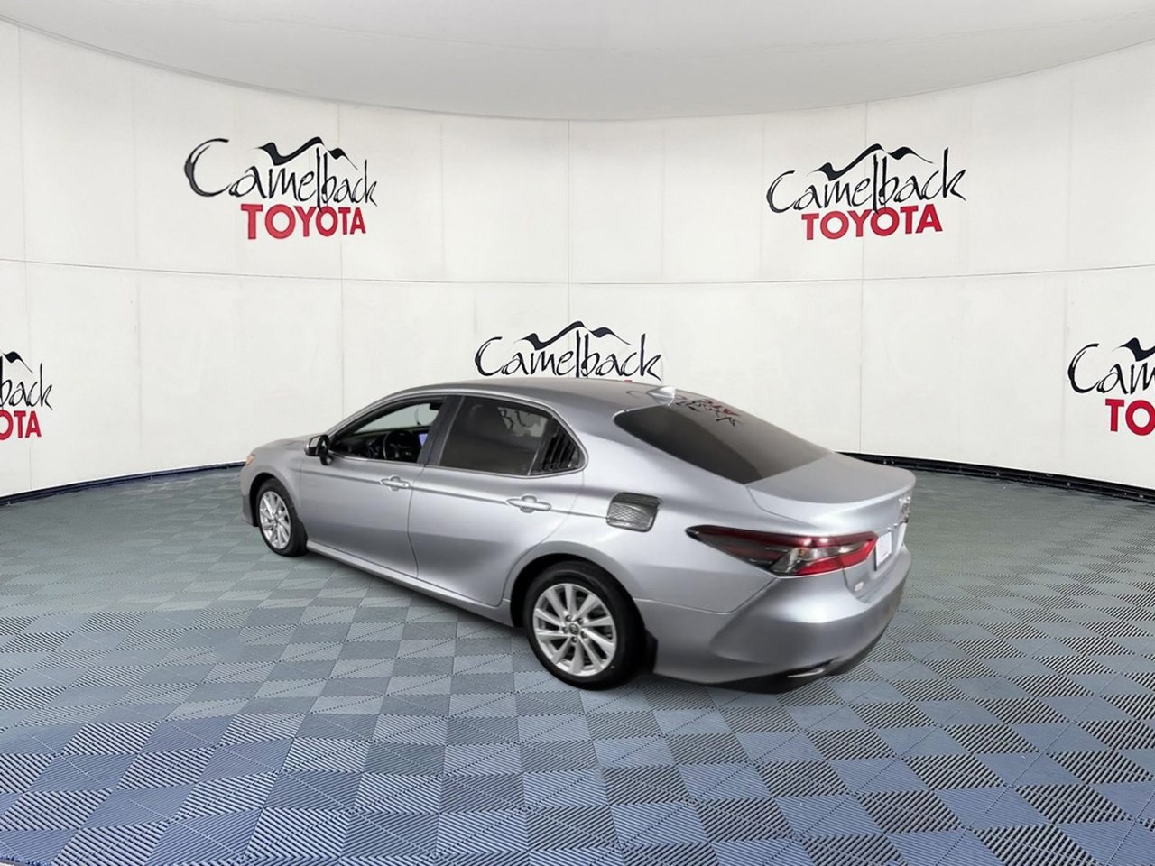 Used 2024 Toyota Camry LE FWD image 8