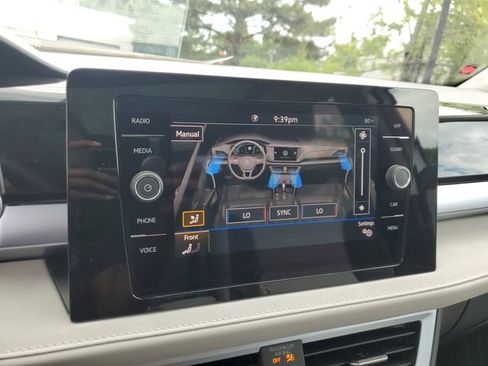 New 2026 Volkswagen Taos SE FWD image 19