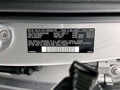 Used 2023 Volvo XC40 B5 Ultimate w/ Climate Package image 34