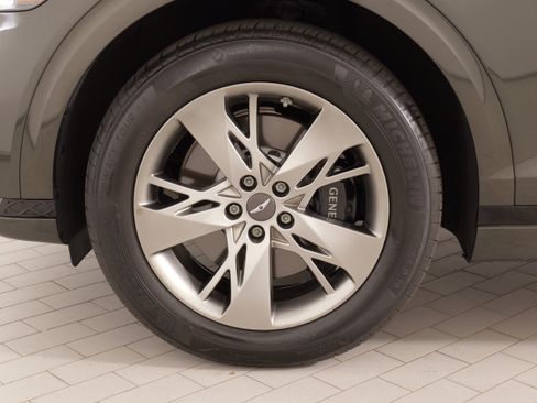 Used 2025 Genesis GV70 3.5T Sport AWD/4WD image 59