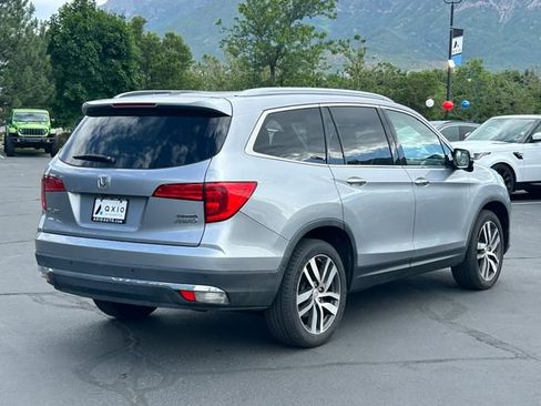 Used 2018 Honda Pilot Touring image 3