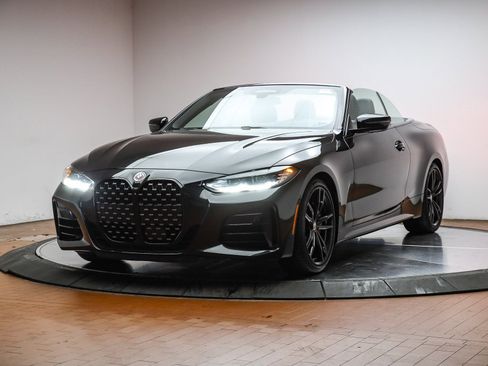 Used 2023 BMW M440i Convertible w/ Premium Package image 1