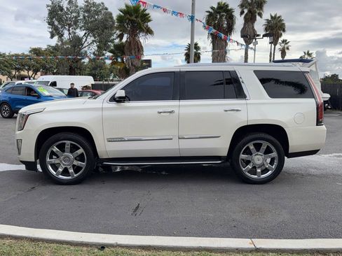 Used 2015 Cadillac Escalade Luxury image 7