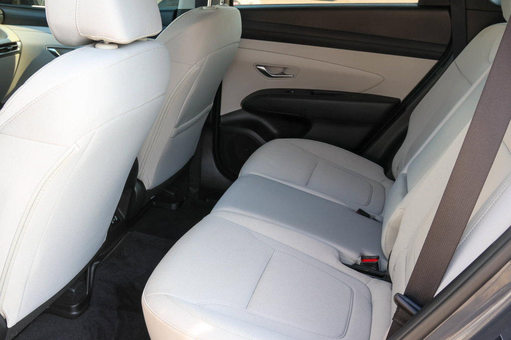 Certified 2026 Hyundai Tucson SE FWD image 13