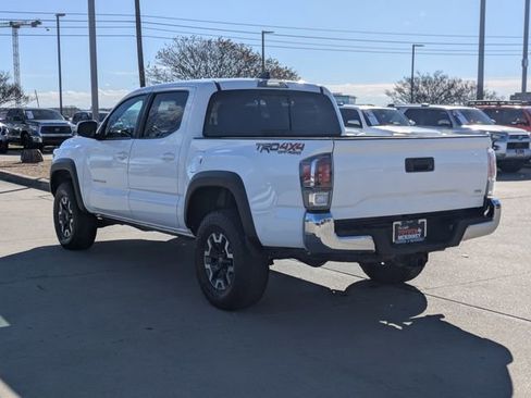 Used 2023 Toyota Tacoma TRD Off-Road image 8