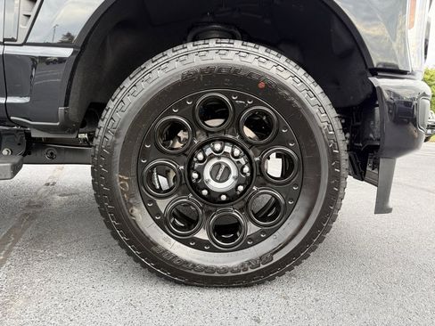 New 2026 Ford F250 Lariat w/ Black Appearance Package image 34