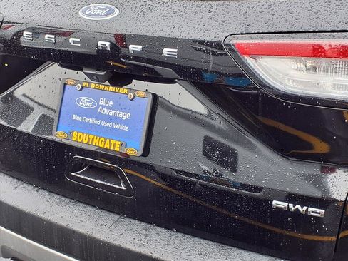 Used 2022 Ford Escape SE image 23