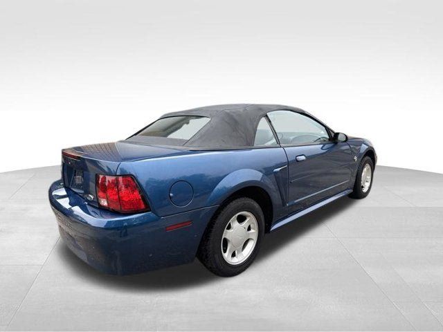 Used 1999 Ford Mustang Convertible RWD image 4