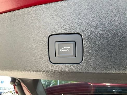 Used 2025 Buick Encore GX Avenir w/ Avenir Technology Package AWD/4WD image 18