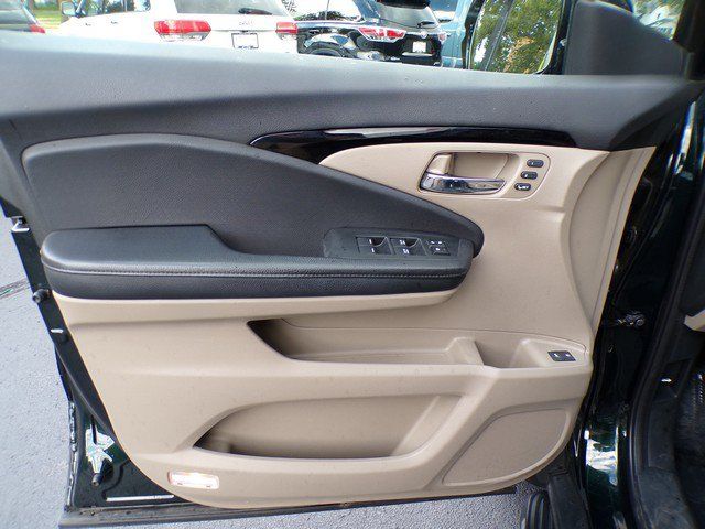 Used 2016 Honda Pilot Touring image 26