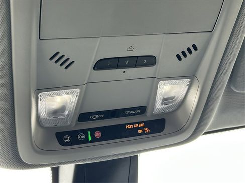 Used 2022 Chevrolet Blazer LT w/ Sound & Technology Package image 17