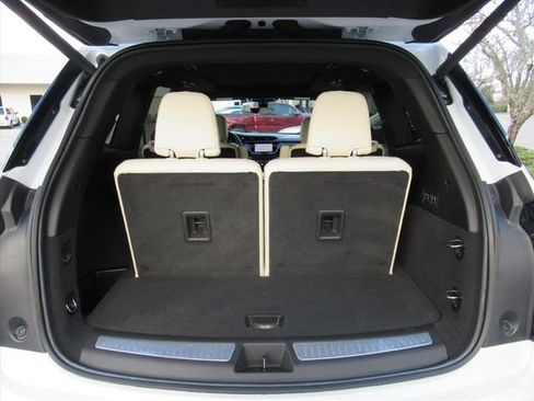 Used 2023 Cadillac XT6 Sport w/ Technology Package image 37