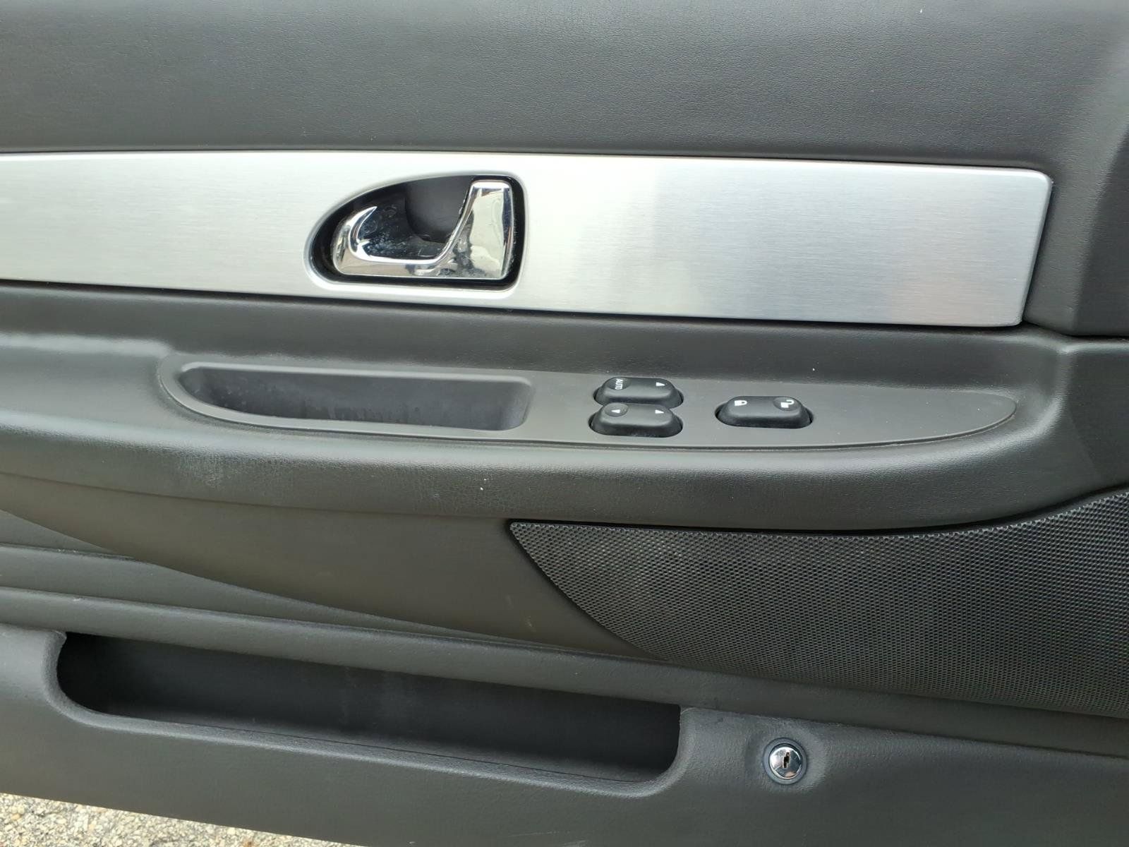 Used 2002 Ford Thunderbird RWD image 15