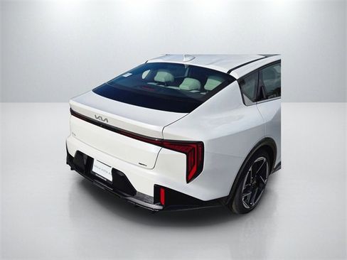 New 2025 Kia K4 GT-Line image 6