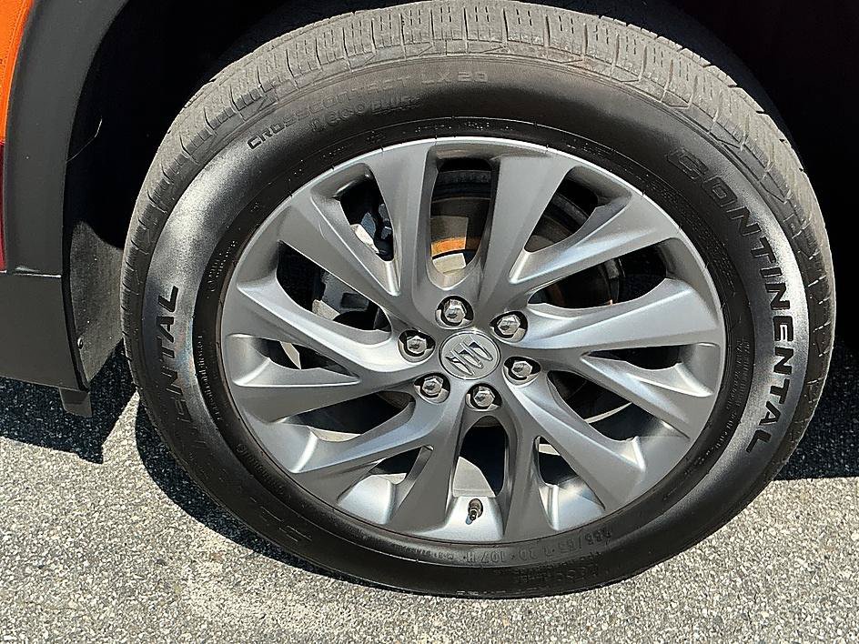 Used 2025 Buick Enclave Preferred FWD image 8
