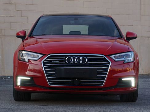 Used 2018 Audi A3 e-tron Premium Plus w/ Technology Package image 2