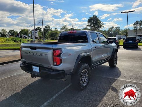 Used 2024 Chevrolet Colorado ZR2 w/ Technology Package AWD/4WD image 6
