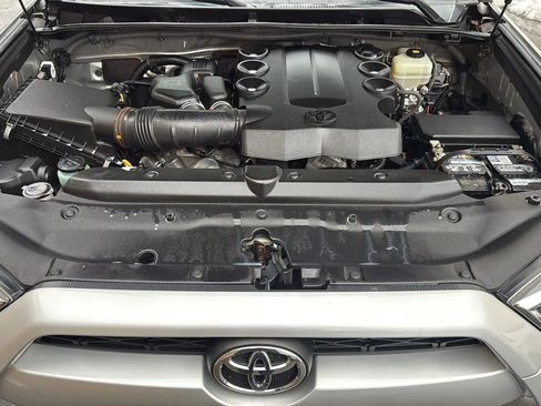 Used 2018 Toyota 4Runner SR5 Premium image 24