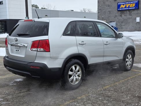 Used 2013 Kia Sorento LX image 5