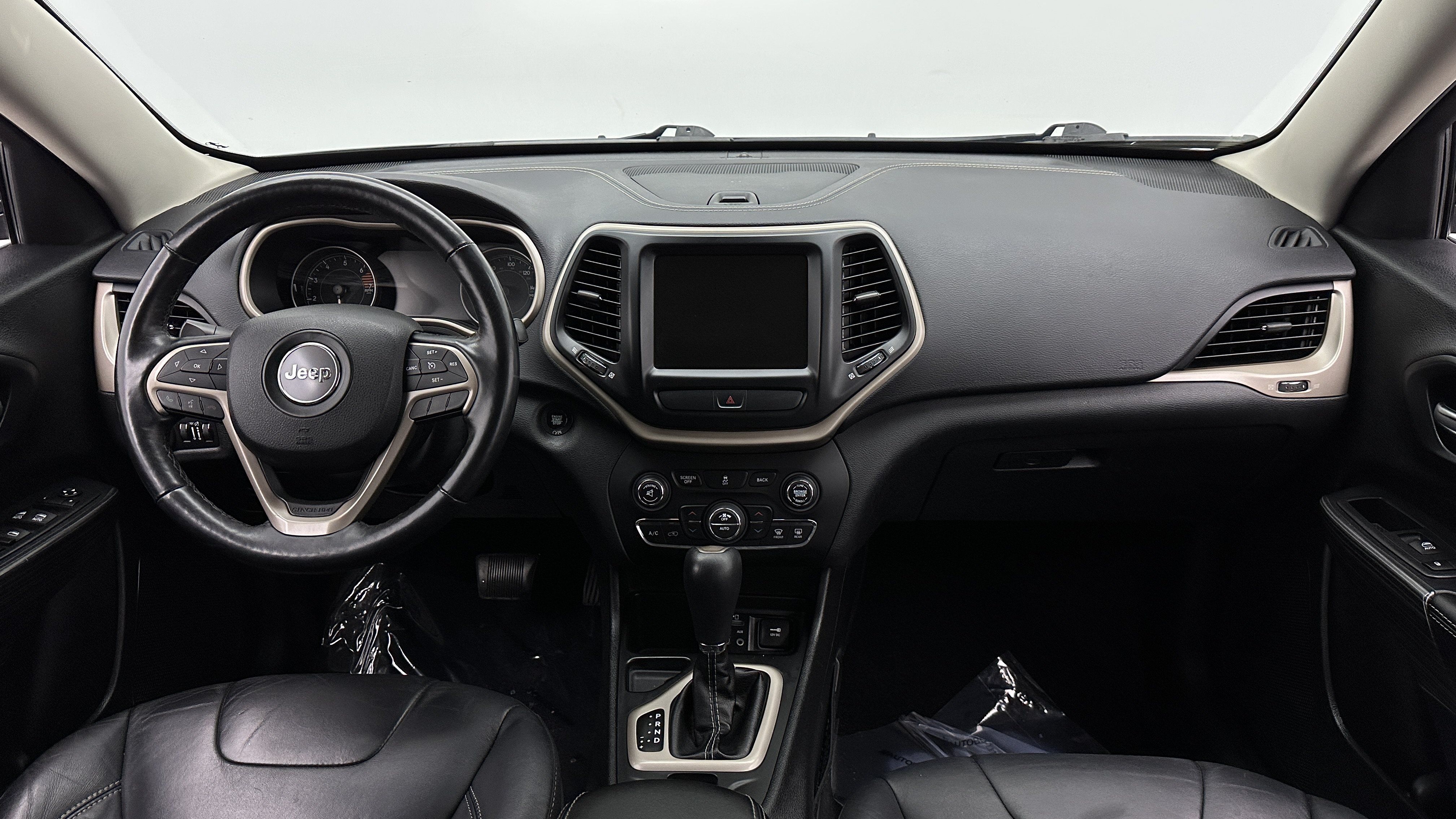 Used 2017 Jeep Cherokee Limited FWD image 38