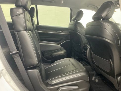 Used 2023 Jeep Grand Cherokee L Limited w/ Black Appearance Package image 24