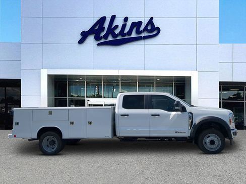New 2025 Ford F450 XL image 1