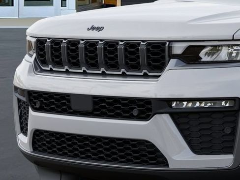 New 2026 Jeep Grand Cherokee Limited AWD/4WD image 11