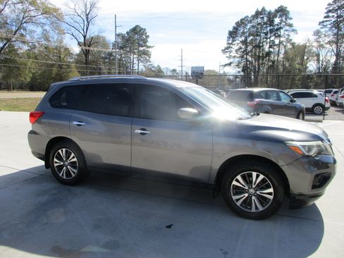Used 2017 Nissan Pathfinder SV w/ Cargo Package image 23