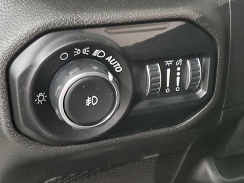 Used 2019 Jeep Wrangler Unlimited Sahara w/ Quick Order Package 24M Moab image 26