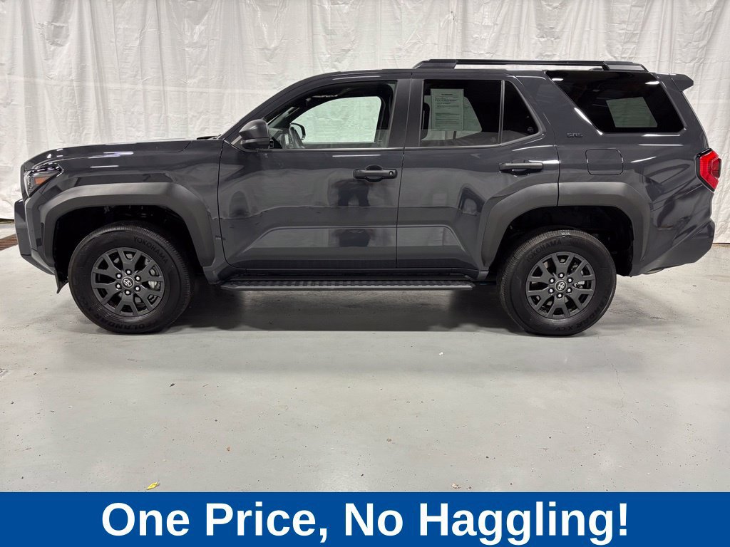Used 2026 Toyota 4Runner SR5 AWD/4WD image 4