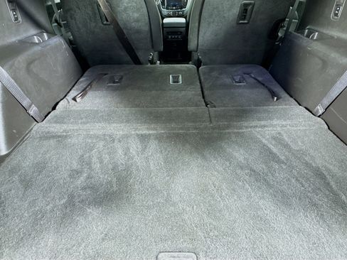 Used 2019 Chevrolet Traverse LT FWD image 34