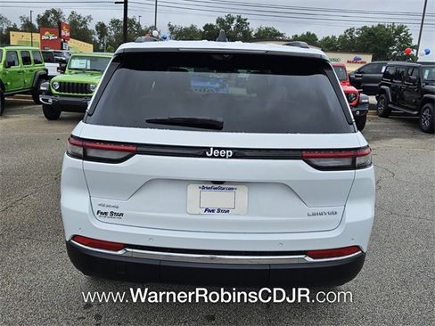 New 2025 Jeep Grand Cherokee Limited w/ Luxury Tech Group II image 10
