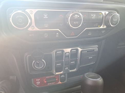 Used 2022 Jeep Gladiator Mojave w/ Trailer Tow Package image 24