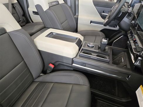 New 2026 GMC Hummer EV 2X image 6