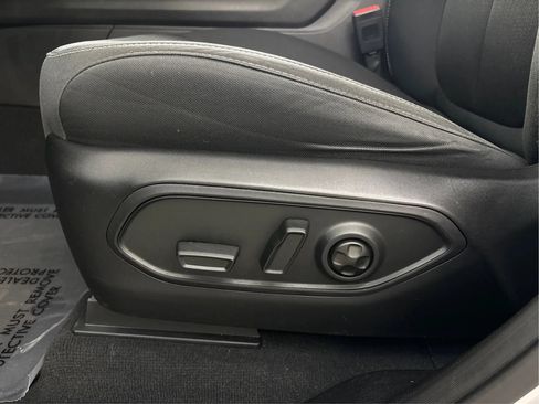Used 2023 Jeep Grand Cherokee L Laredo AWD/4WD image 24
