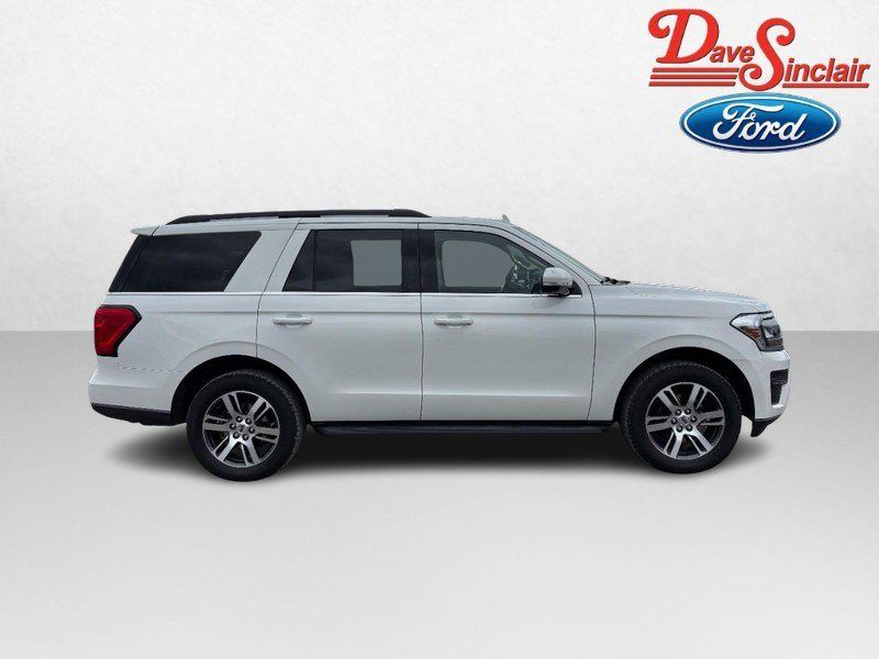 Used 2024 Ford Expedition XLT AWD/4WD image 5