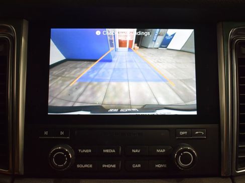 Used 2018 Porsche Macan S image 27