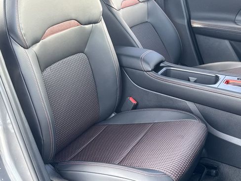 New 2025 Nissan Kicks SR image 22