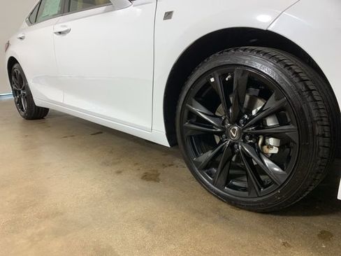 Used 2025 Lexus ES 300h F Sport w/ Accessory Package (Z2) FWD image 6