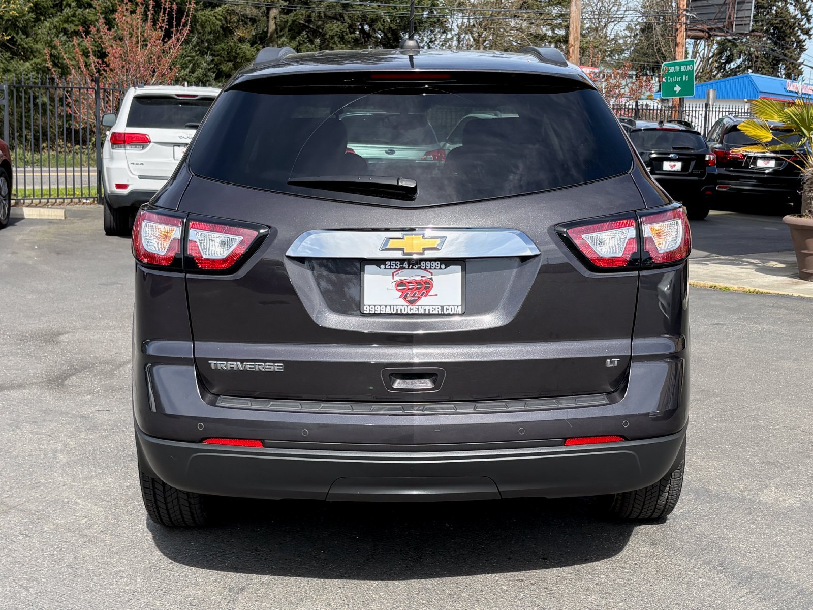 Used 2017 Chevrolet Traverse LT FWD image 7
