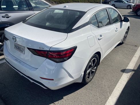 Used 2024 Nissan Sentra SV image 3